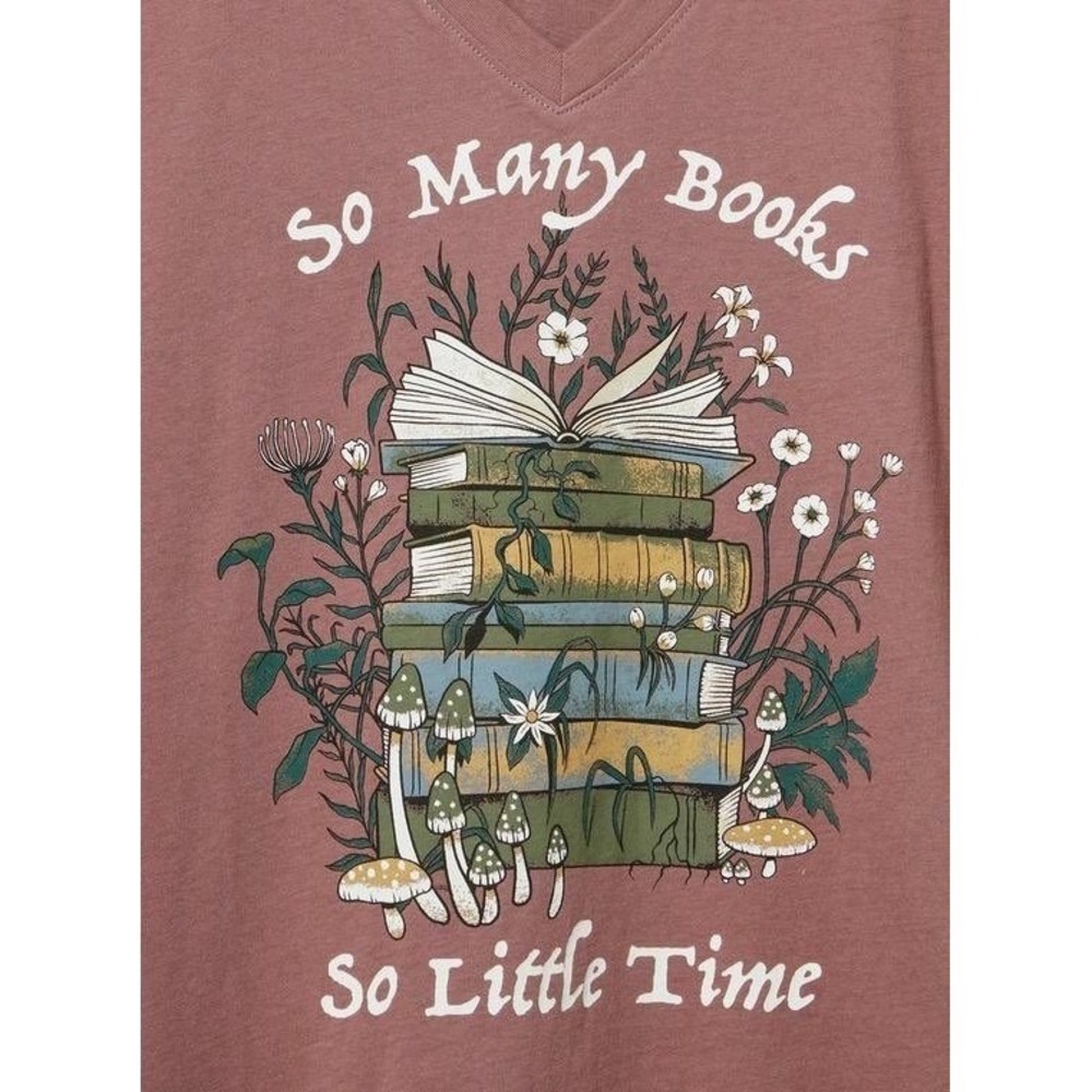 NWT Torrid Classic V-Neck Tee "So Many Books" 4X